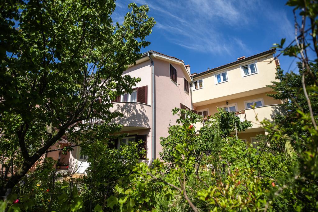 קרס Apartments Vitkovic מראה חיצוני תמונה